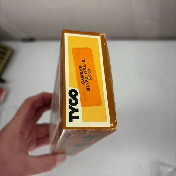TYCO HO Scale Silver Streak Caboose in Box - Picture 4 of 8